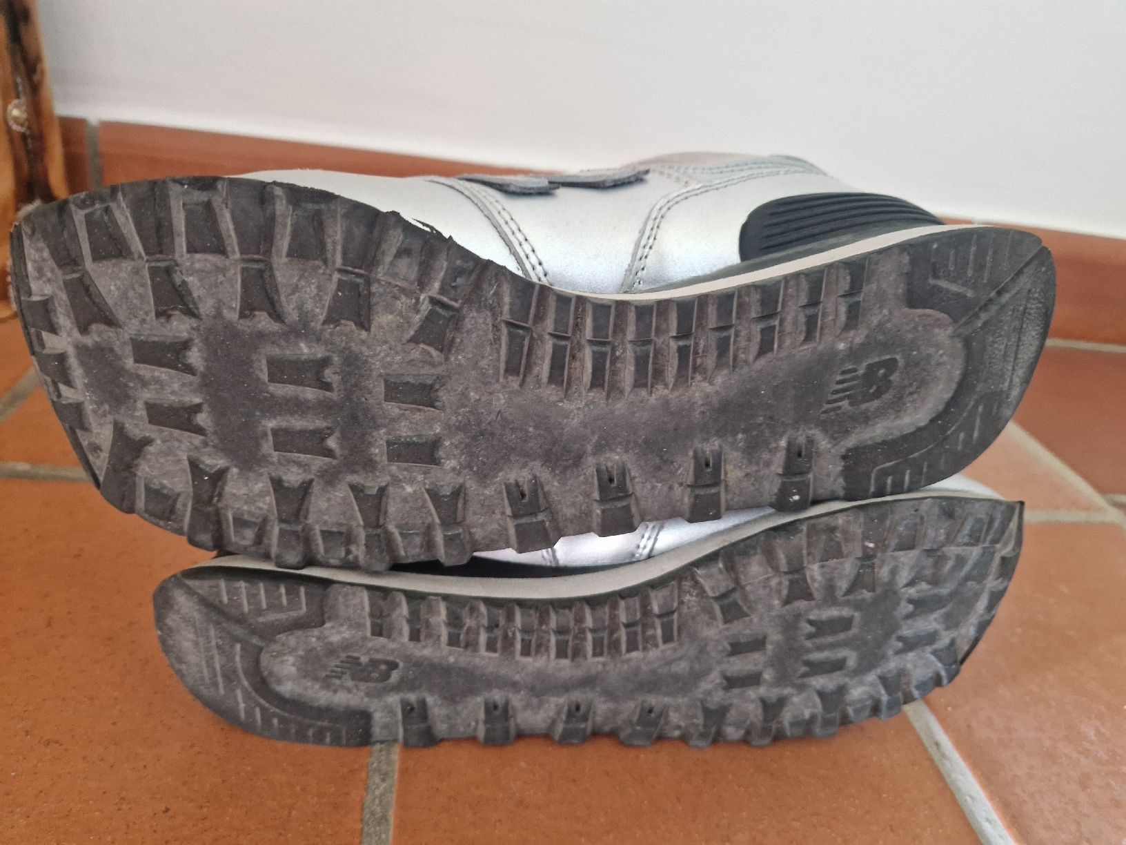 New Balance Damenschuhe: New Balance Sneaker 38 silber – Gebraucht aus Lichtensteig von Cocabana_16 4