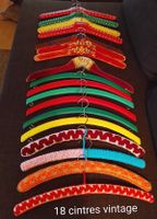 Lot de cintres vintage