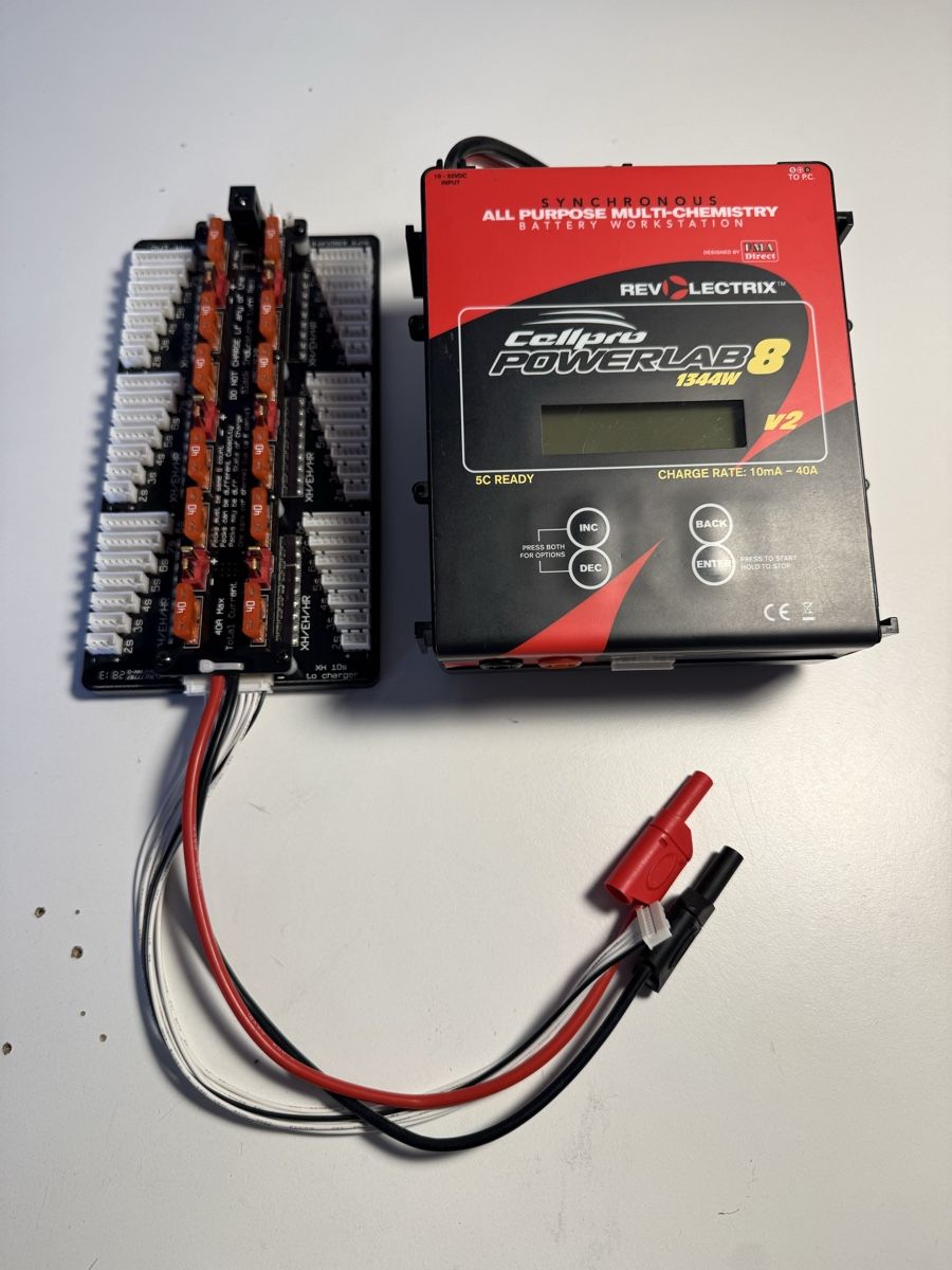 Modellismo RC: Revolectrix Cellpro Powerlab 8 V2 Ladegerät – Usato da Gutenswil venduto da HeliFoto 6