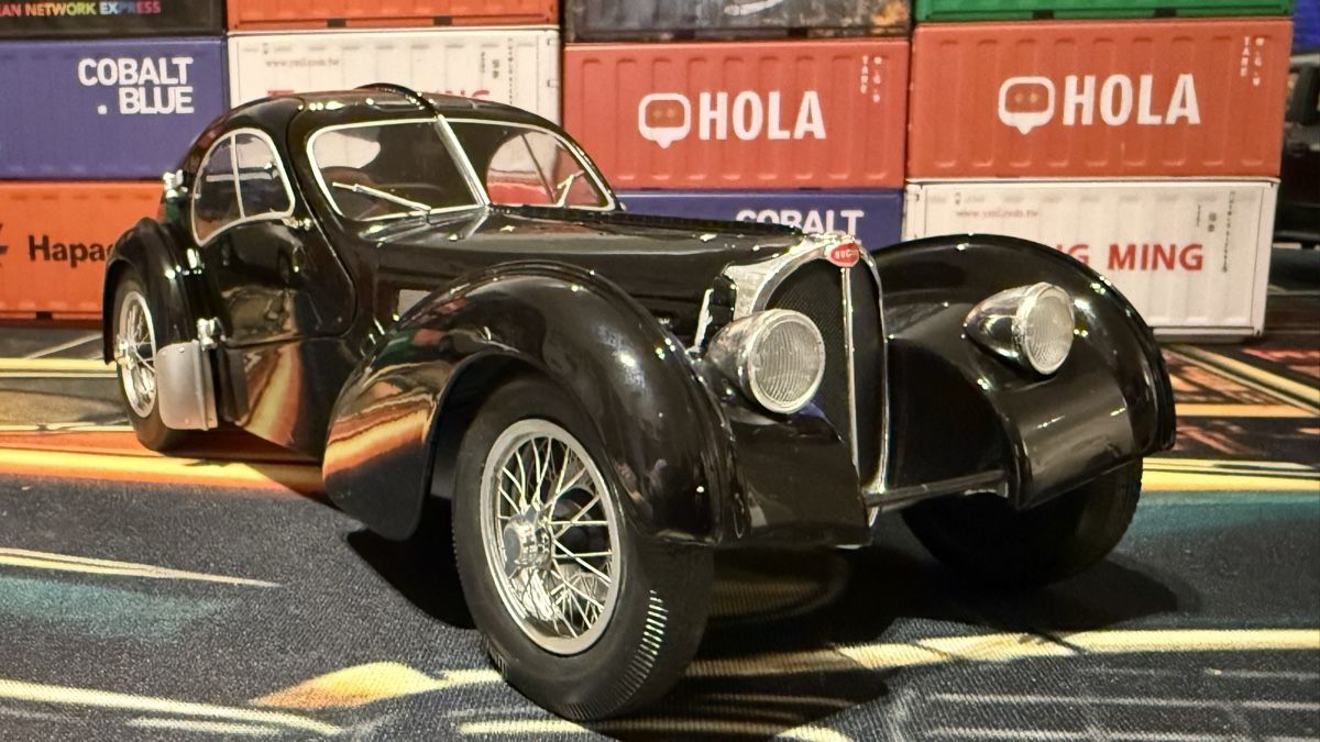 Bugatti Voitures modèles: Bugatti Type 57SC Atlantic M 1:18  – D'occasion à Basel par Zomeg 8