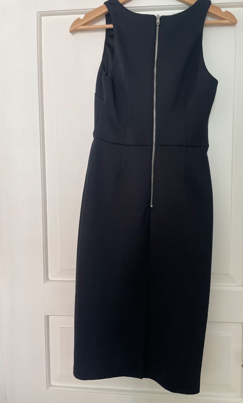 Asos Kleider: Kleid mit Cut-Out, eng anliegend, Gr 38 – Neu (gemäss Beschreibung) aus Chur von adien 1