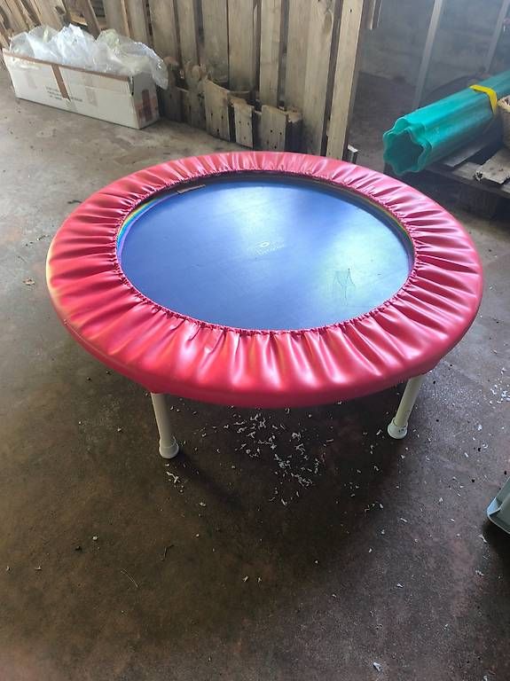 Trampoline: Trampolin – Gebraucht aus Böbikon von Mondi2
