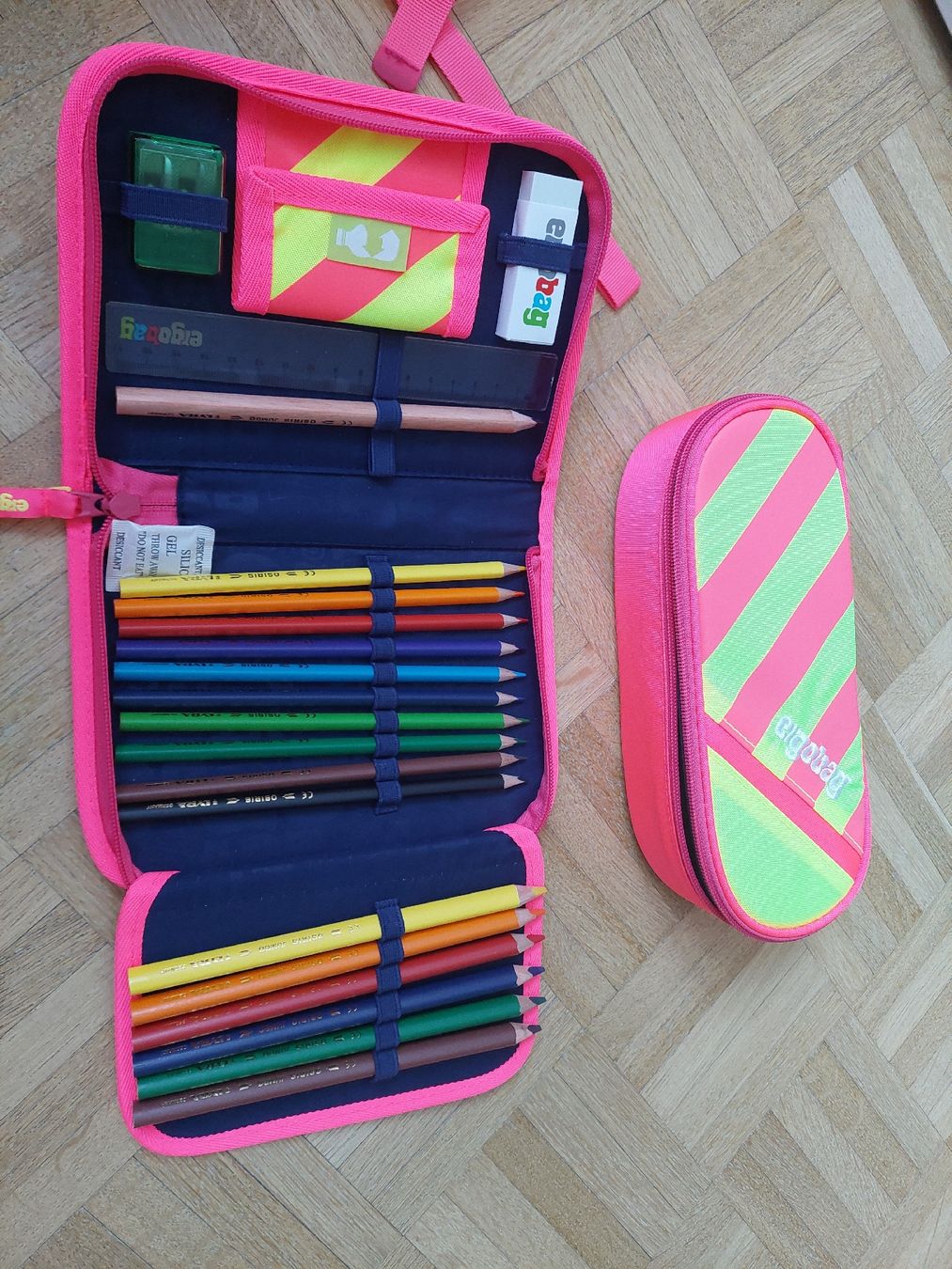 Ergobag Borse & Zaini: NEU! Ergobag "StrahleBär" Schulthek / Schulranzen 7-teilig – Nuovo e nell'imballaggio originale da Flims Dorf venduto da Truemorish 9