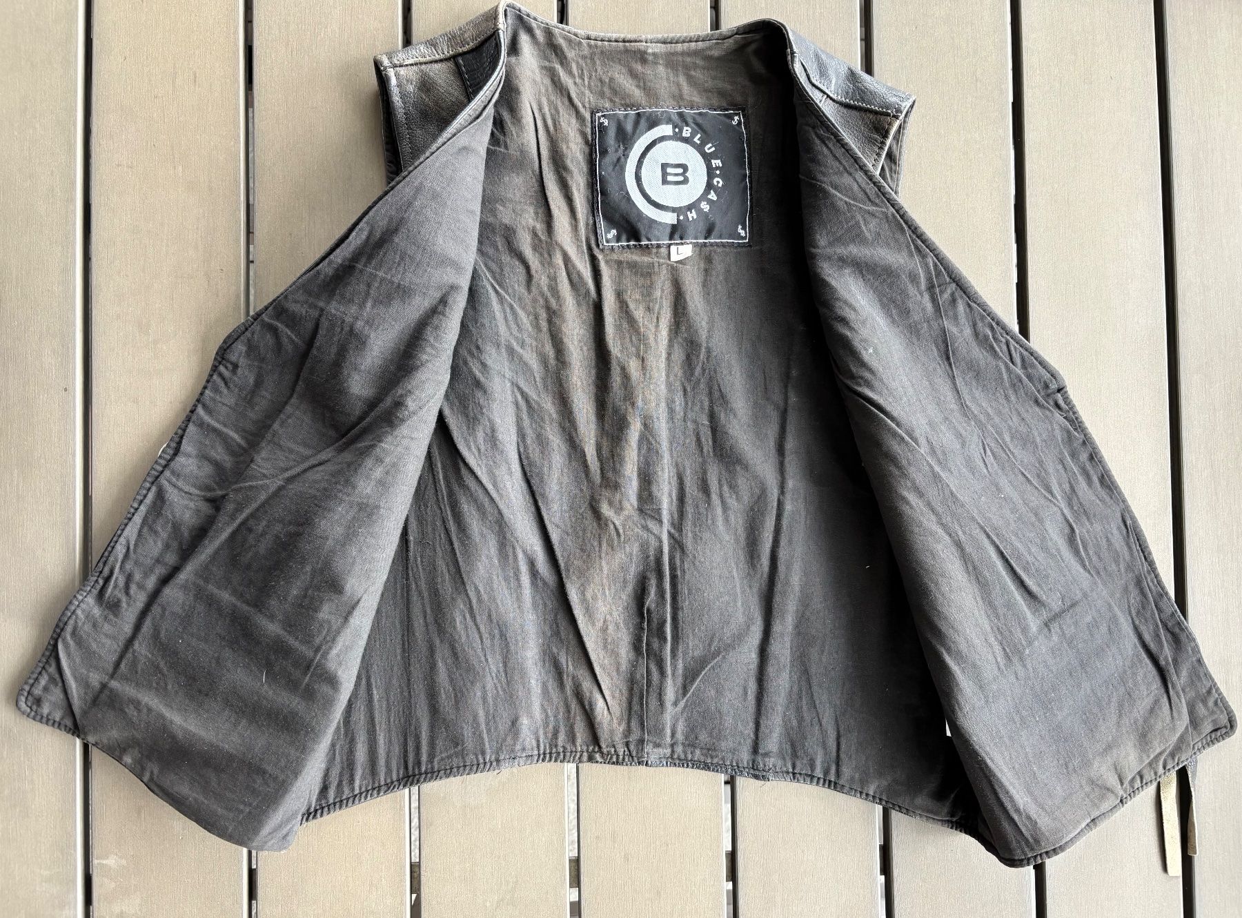 Gilets & Westen: Motorcycle Klassische Lederweste, Gr. L – Gebraucht aus Ebnat-Kappel von Molton 2