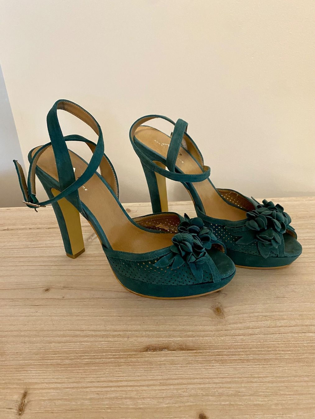 Avant Premiere Scarpe da donna: Sandalette Wildleder mit Riemchen – Usato da Grenchen venduto da glamourlady