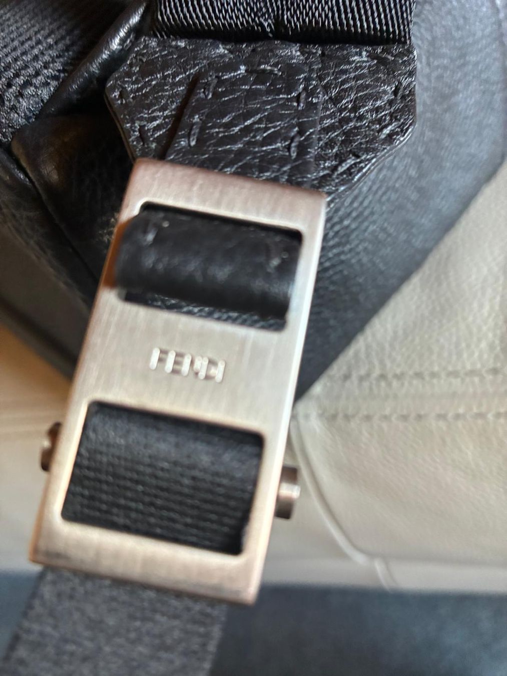 Fendi Zaini: FENDI – Nuovo (secondo la descrizione) da Rümlang venduto da har_z6qv 1