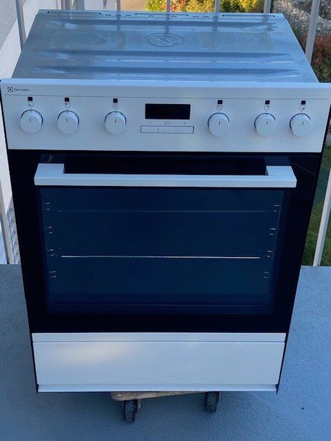 Electrolux Cucine: Electrolux EH7L4WE Einbauherd – Usato da Niederhasli venduto da Tigerproduct 6