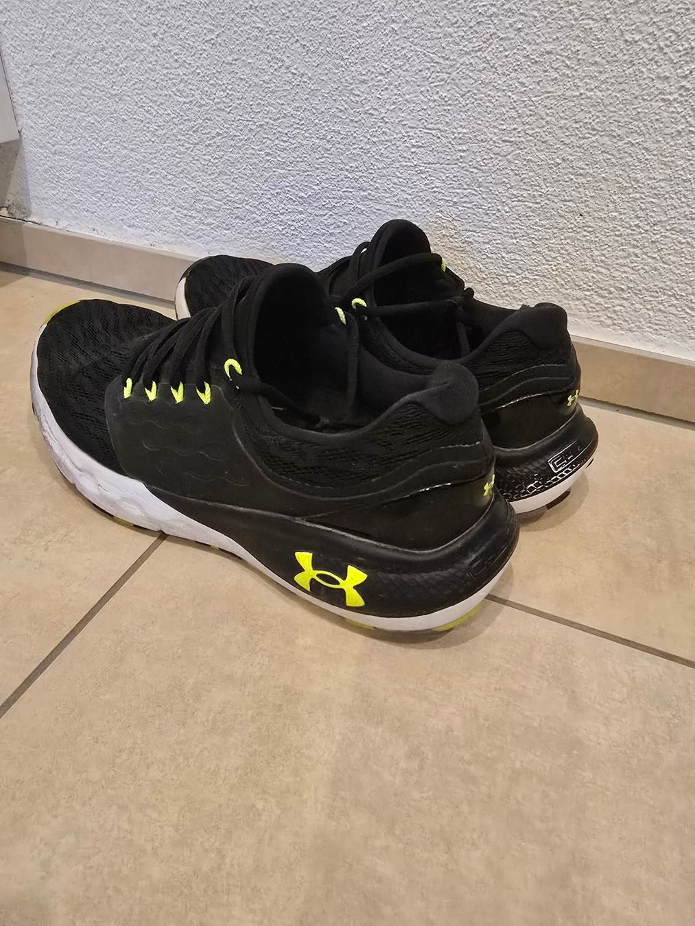 Under Armour Scarpe da uomo: Under Armour Sneaker - Grösse 44 – Usato da Rickenbach b. Wil venduto da Kth_v8 2
