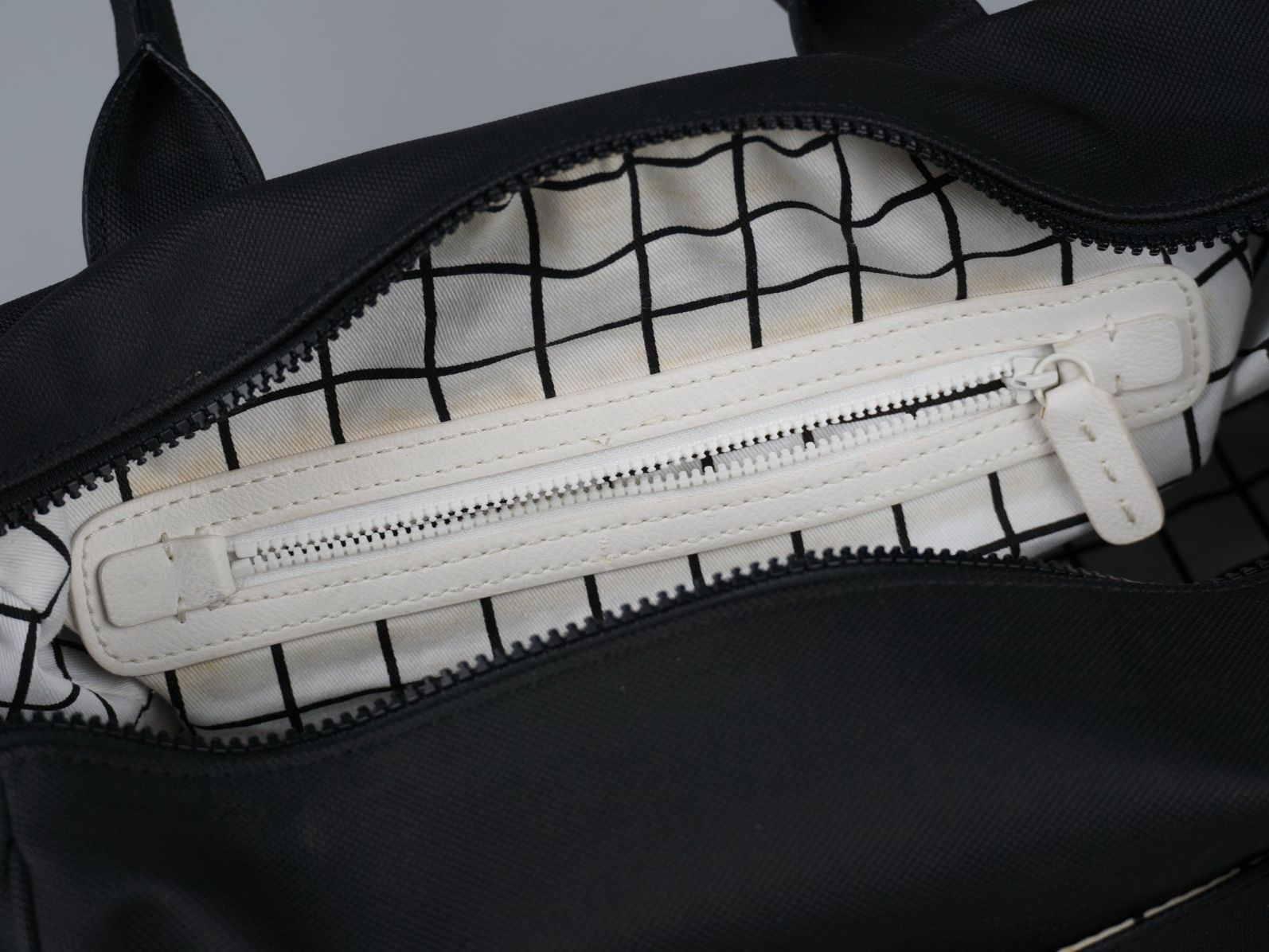 Lacoste Borse da donna: LACOSTE MID Size OverNight WEEKEND (Handtasche) – Usato da Rüti ZH venduto da Restwert_Rueti_ZH 5
