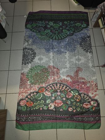 Desigual Frühlings Schal, neuwertig, super Zustand!