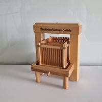 Miniaturpresse aus Holz, handgefertigt