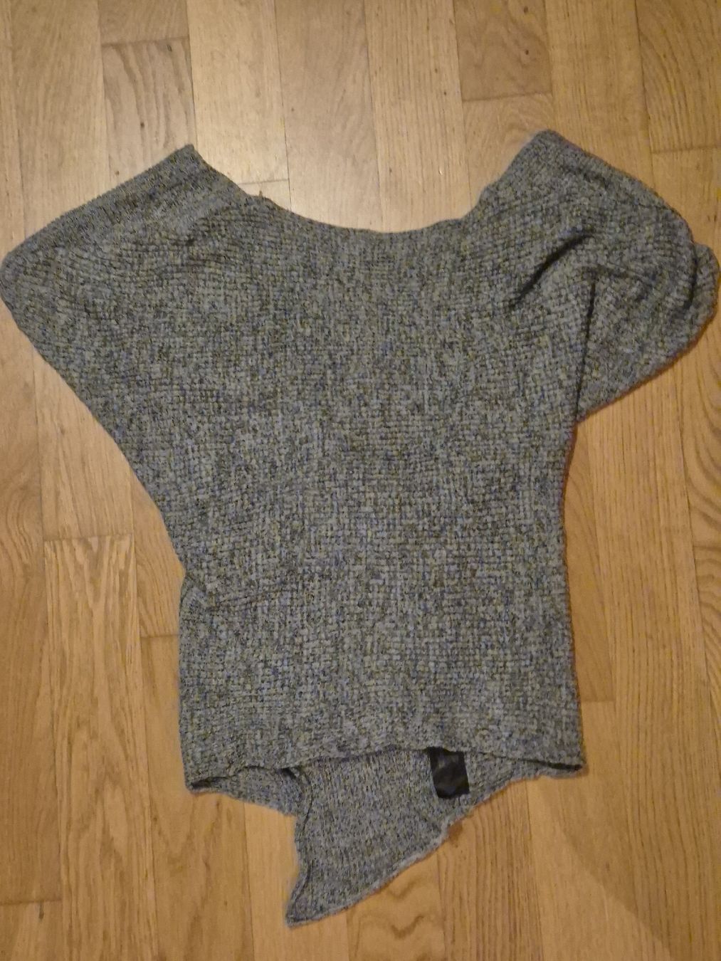 Zara Top: Zara Knit Grey Top, Size M, Great Condition! – Usato da Basel venduto da and_zvv7