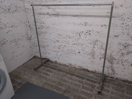 Theaterstange / Kleiderständer