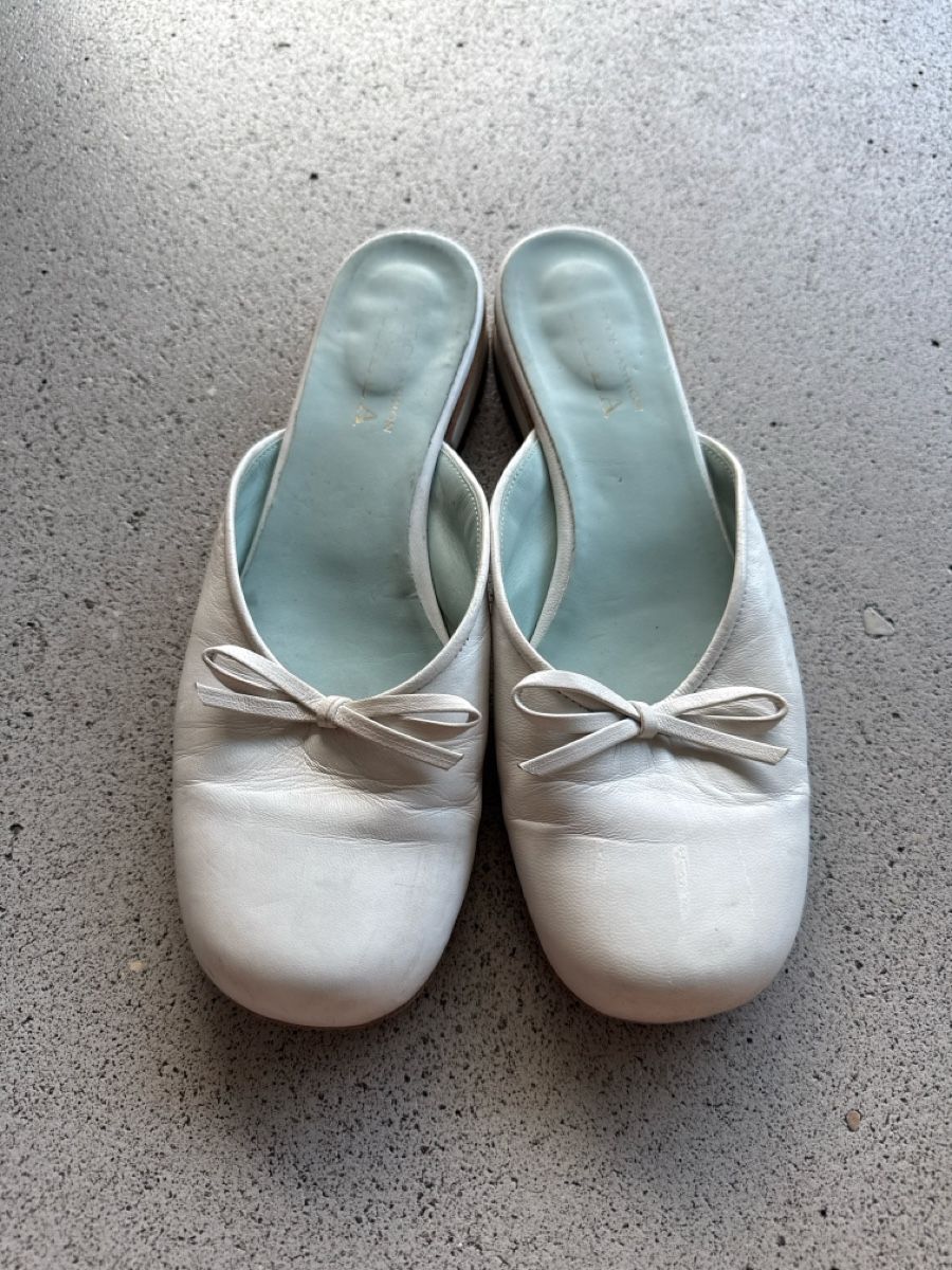 Damenschuhe: Weisse Pantoletten, Gr. 38.5 – Gebraucht aus Richterswil von Solemare47Nicole
