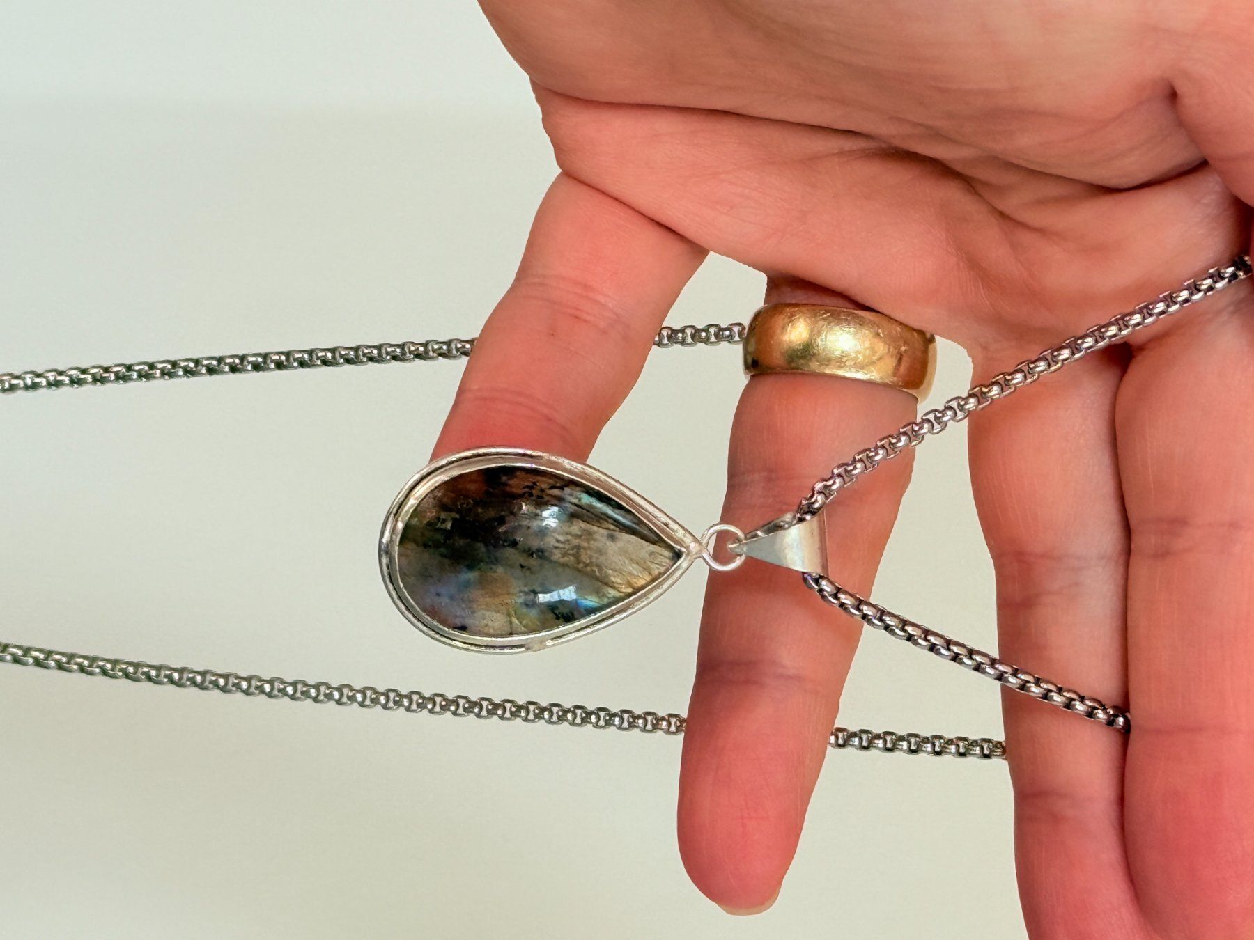 Catenine: Collier Labradorite Naturelle Élégant – Nuovo e nell'imballaggio originale da Genève venduto da AGBERG 3