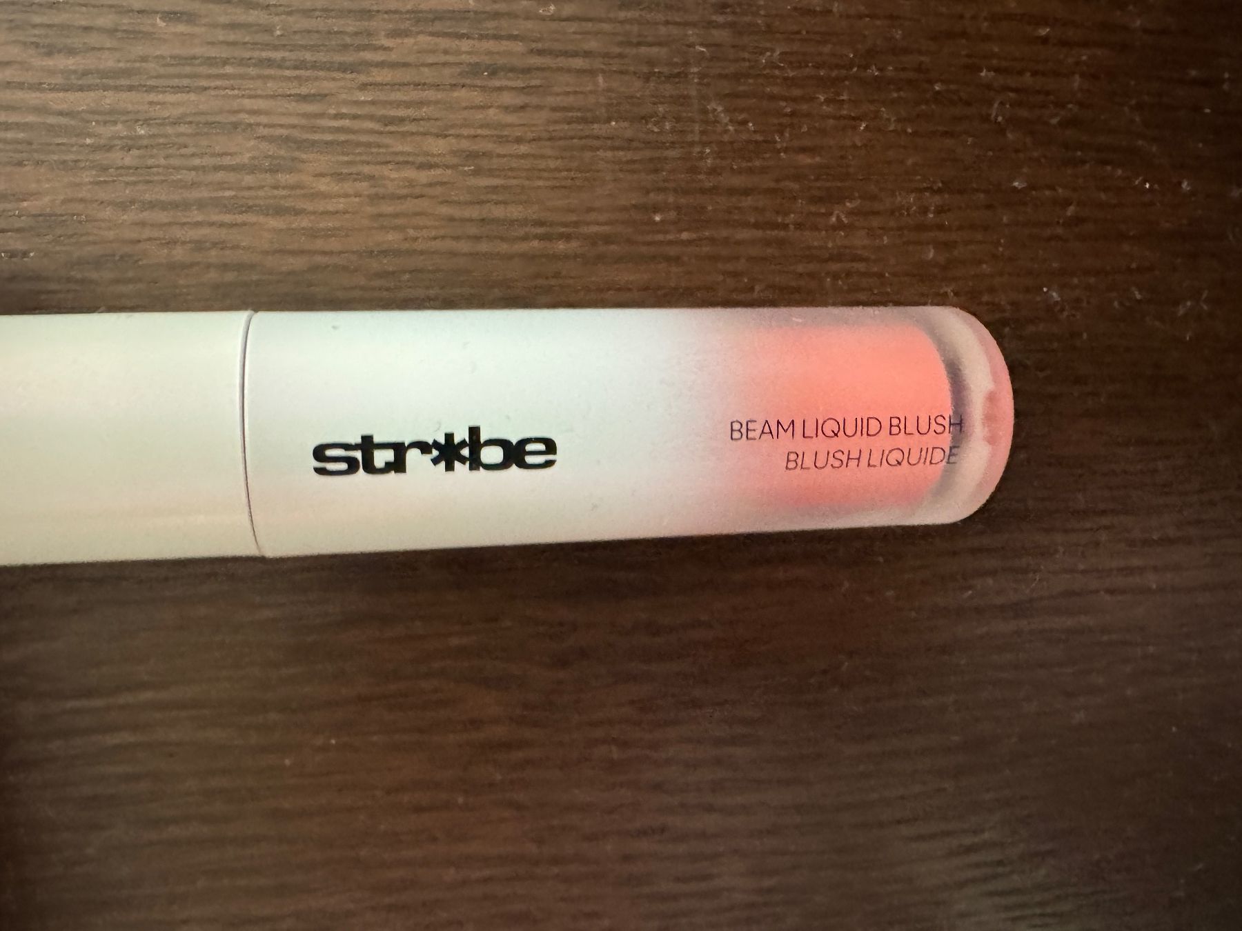 Make-up: MAC, beam liquid blush, Ice Gleam – Usato da Basel venduto da Pacco09 1