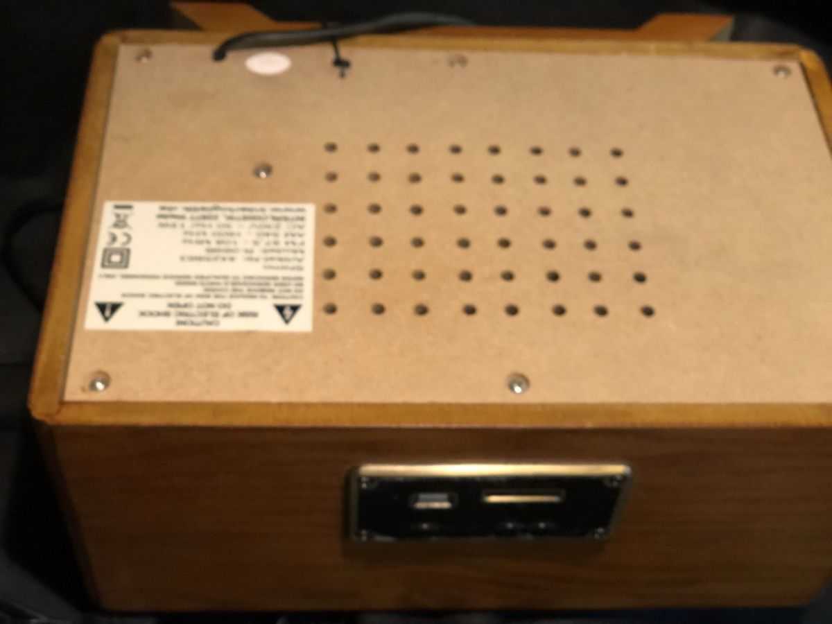 Radios: Retro Holzradio mit USB/SD Anschluss – Gebraucht aus Basel von salvagi 3