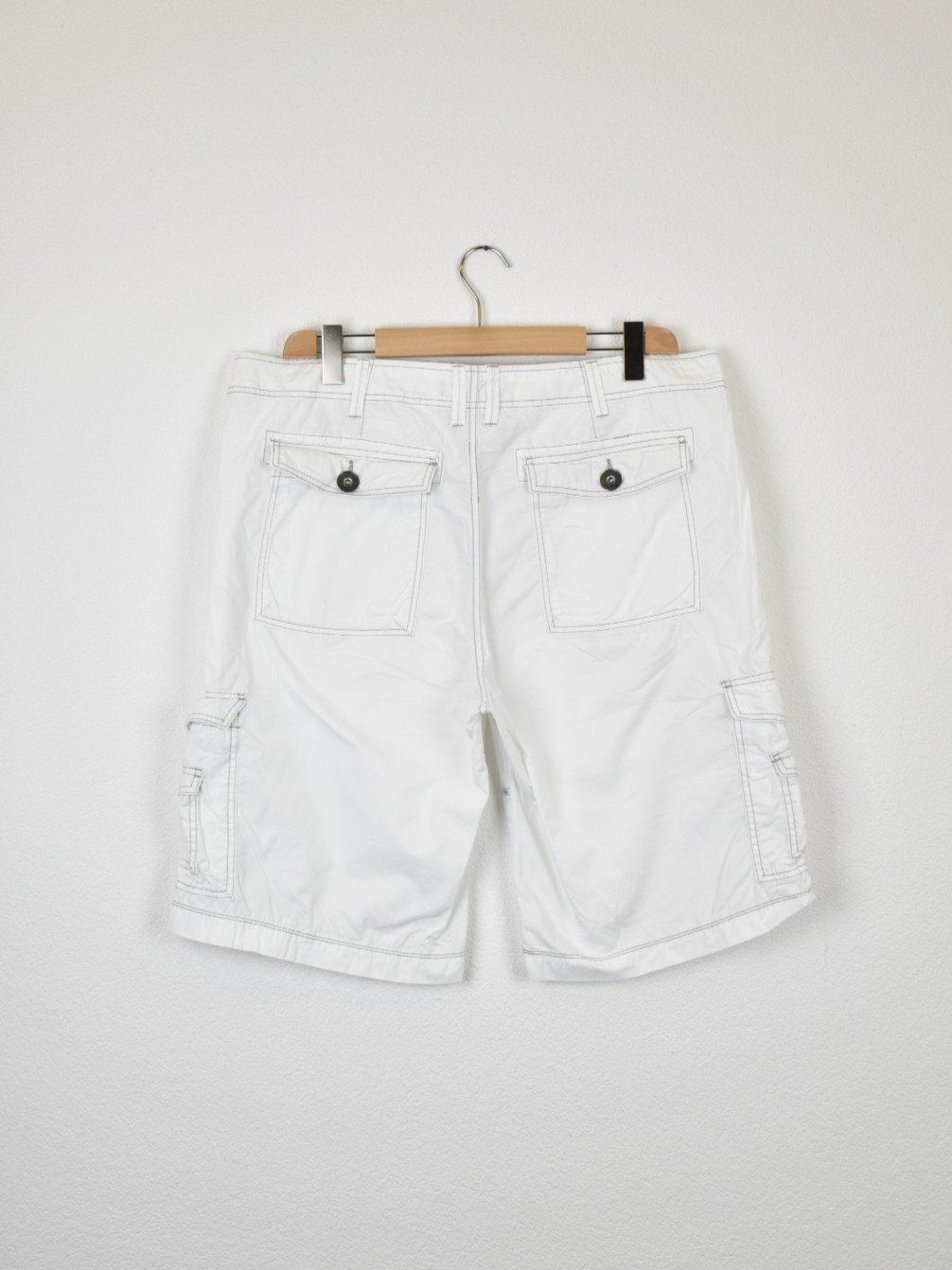 Guess Pantaloni: Guess Shorts, W38 – Usato da Nürensdorf venduto da 2ND_STORY 1