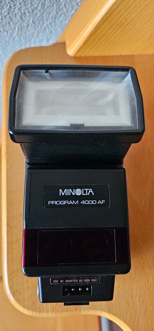 Minolta Flash: MINOLTA Programm 4000AF /Blitzgerät – Usato da Geuensee venduto da JeMaUrPe