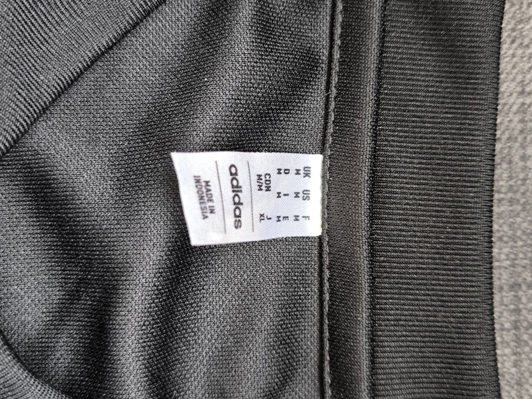 Adidas Canottiere & Pantaloni: Haut Adidas – Usato da Prilly venduto da lec_bb8t 2