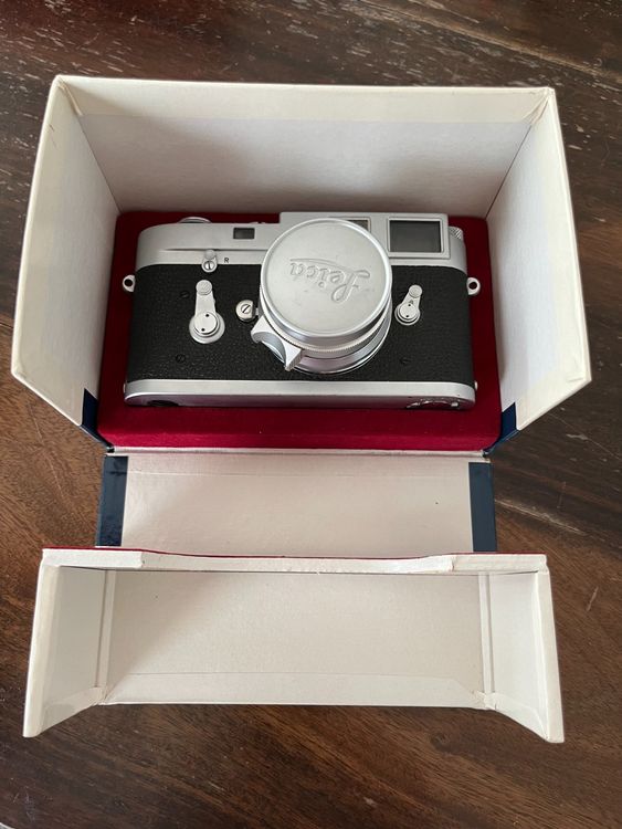 Leica M, LEICA M2 CHROME DE 1968, PAPIERS D'ORIGINE, NOTICE, DRAGONNE
