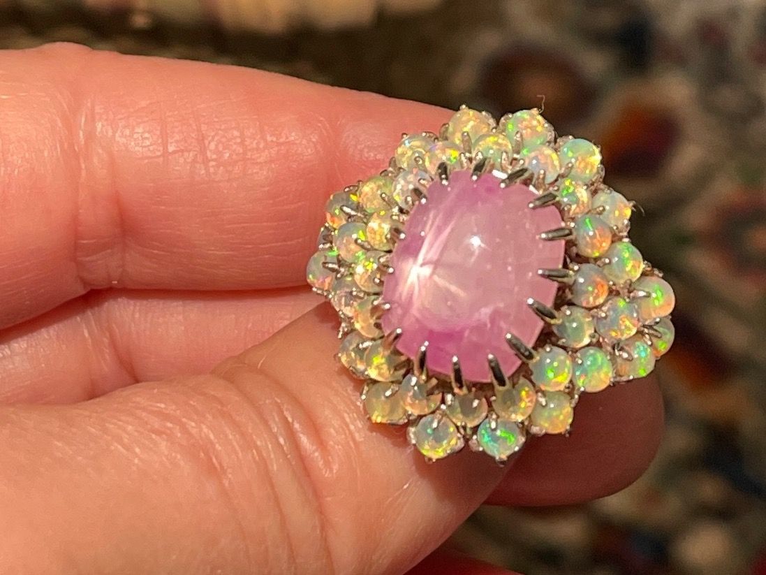 Llan Valls Joies Anelli: Star Ruby & Play of Colors Opals SS925 Ring – Nuovo (secondo la descrizione) da Birsfelden venduto da Brut-Reserve 3