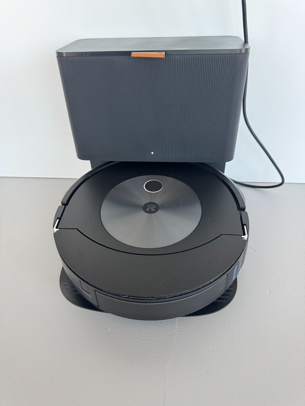 Irobot Staubsauger & Zubehör: iRobot Roomba Comboj7+ Saug- & Wischroboter – Gebraucht aus Richterswil von barneys123 1
