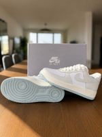 Nike Air Force 1 Low neuves – édition gris/blanc – T40.5