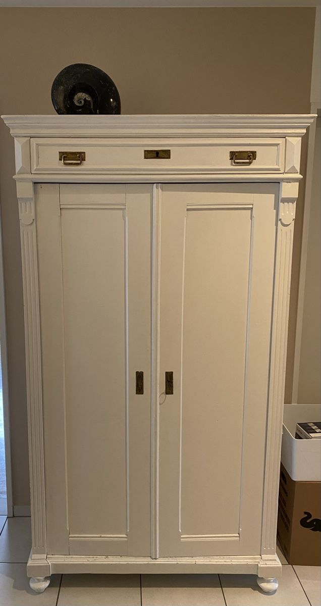 Armadi: Antiker Schrank um 1900 Shabby chic – Usato da Dornach venduto da flurym
