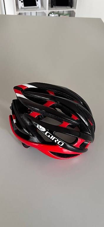 Caschi: Giro Helm Atmos II  – Usato da Ostermundigen venduto da skulls_13