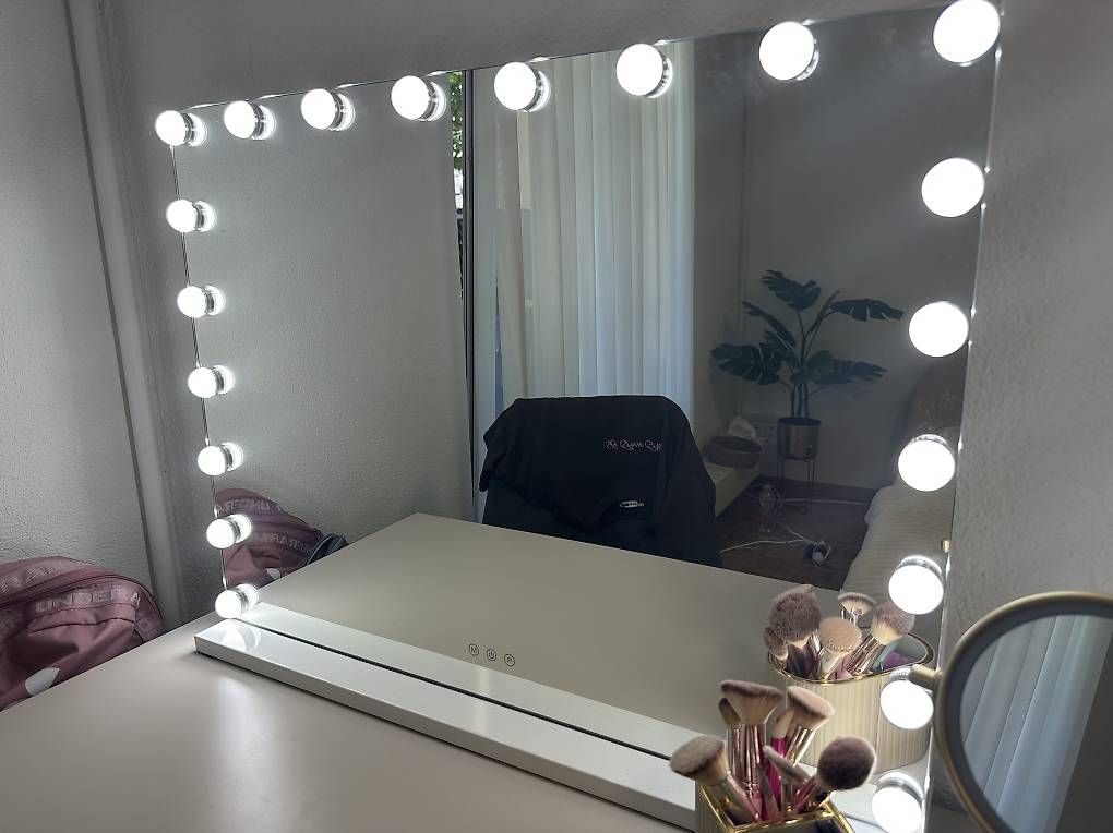 Miroirs: Hollywood-Schminkspiegel mit LED & Bluetooth  – D'occasion à Langnau am Albis par max081 3