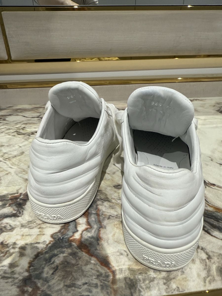 Scarpe da donna: Prada Baskets en cuir blanc T 37.5 - État impeccable! – Usato da Studen BE venduto da kim_d27q 3