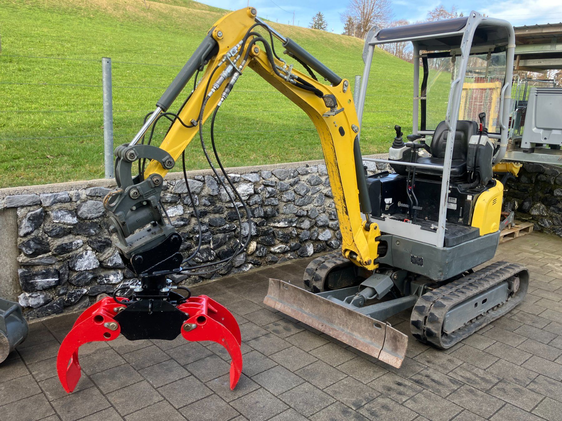 Wacker Neuson Excavateurs: Bagger Wacker Neuson EZ17 – D'occasion à Nassen par FIANAE