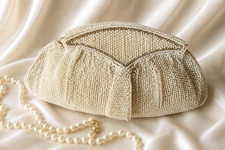 Vintage Perlen-Abendtasche / Clutch mit Zierschlaufe