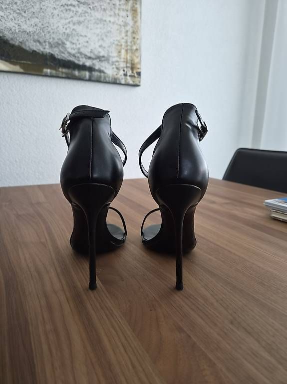 Damenschuhe: High Heels Sandaletten 40 – Gebraucht aus Jegenstorf von Crusty7 1