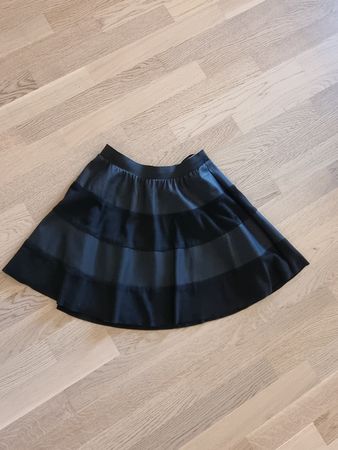 ONLY Gr. 36 Rock Kunstleder schwarz luftig