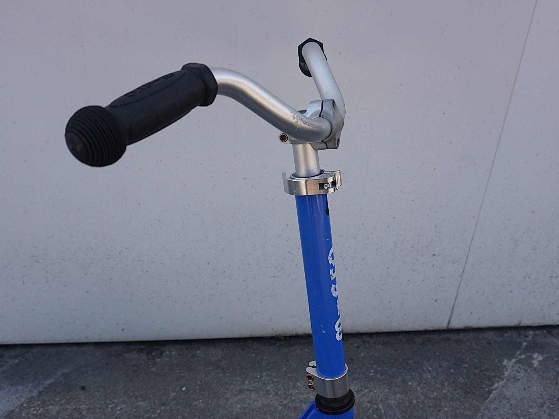 Micro Kickboard: Micro Trottinett (Tretroller) blau – Usato da Pratteln venduto da Restwert_Pratteln 4