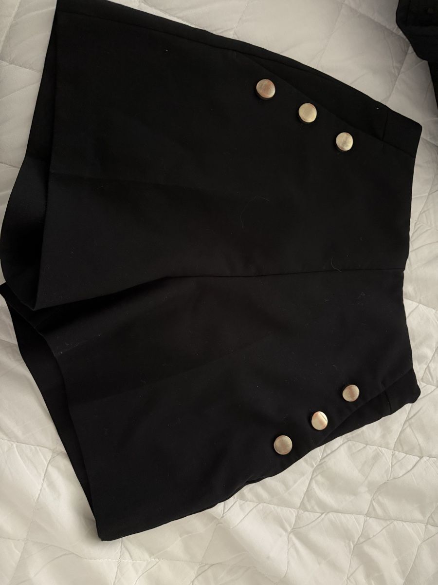 Zara Pantaloni: Zara Shorts – Usato da Winterthur venduto da yar_dpp8 3