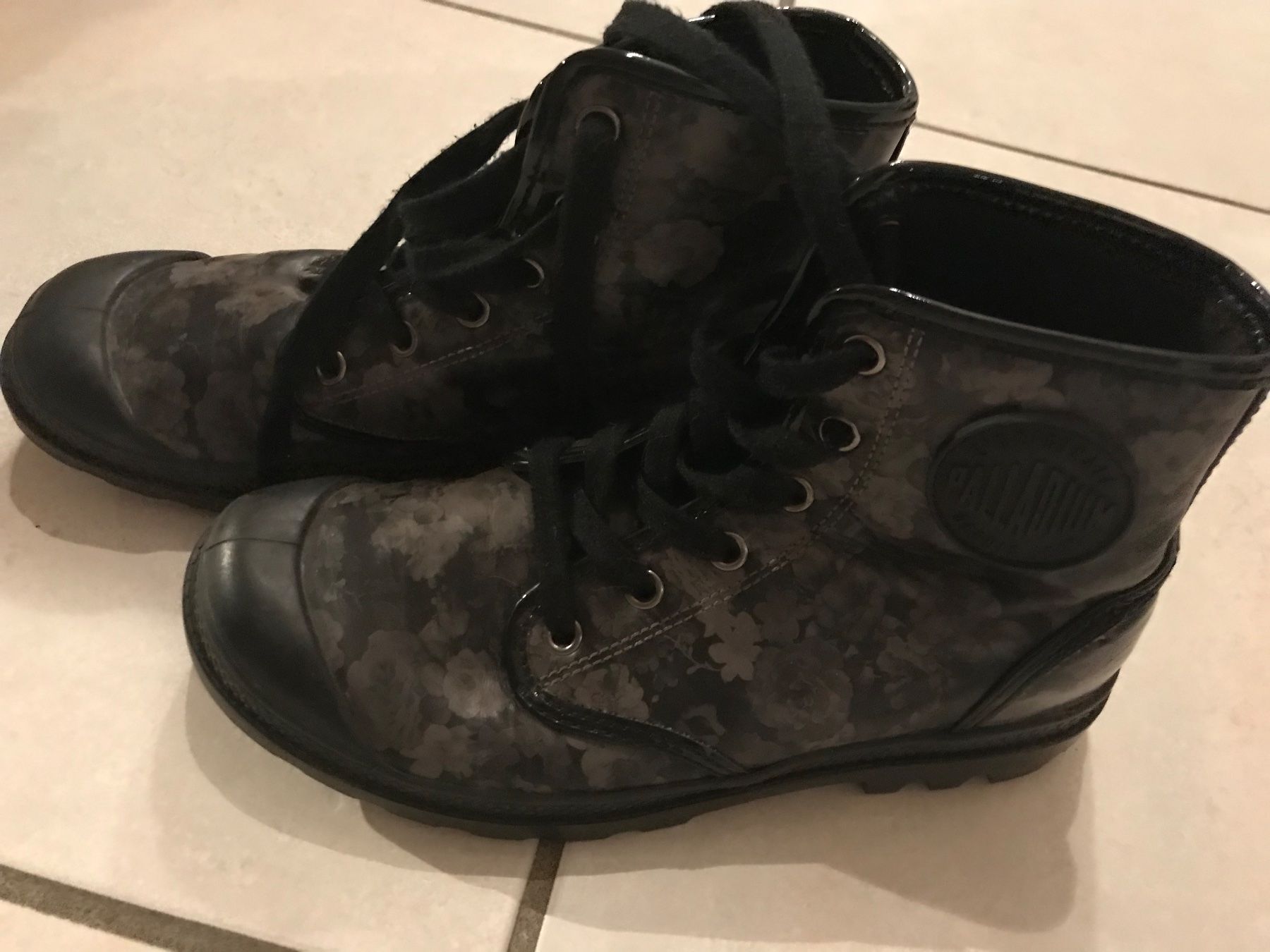 Scarpe da donna: Schuhe stiefeletten schwarz Grösse 37 – Usato da Grüningen venduto da kleiderstar 1