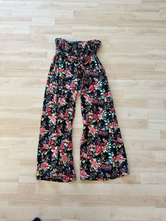 SommLuftige High-Waist Palazzo-Hose mit Blumenmuster – Gr. 3