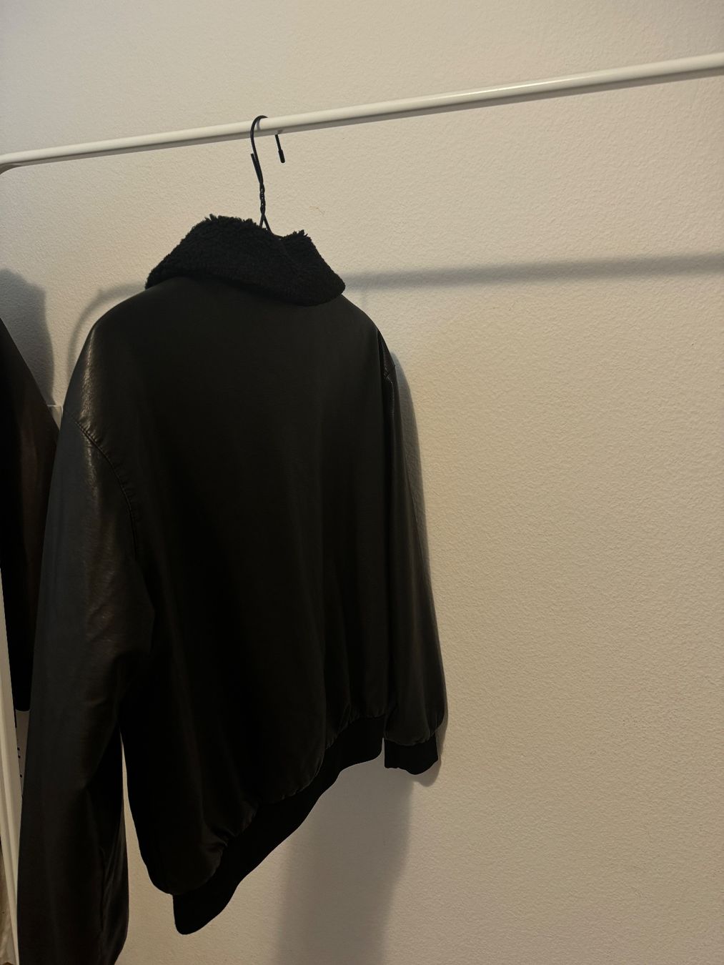 Vestes: Subdued Jacket – D'occasion à Zürich par catemiranda 2