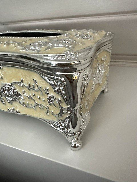 Coffrets à bijoux: +  KLEENEX SpenderbOx  + – D'occasion à Winkel par zeho 2