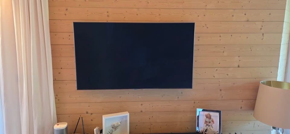 Samsung Fernseher: Samsung 55" TV QLED Q90R – Gebraucht aus Le Mont-Pèlerin von kiw_9fxb 3