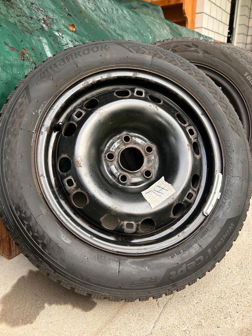 Volkswagen Pneumatici & Ruote complete: 4 Winterräder / Stahlfelgen 15" – Usato da Oberschan venduto da Gallus03