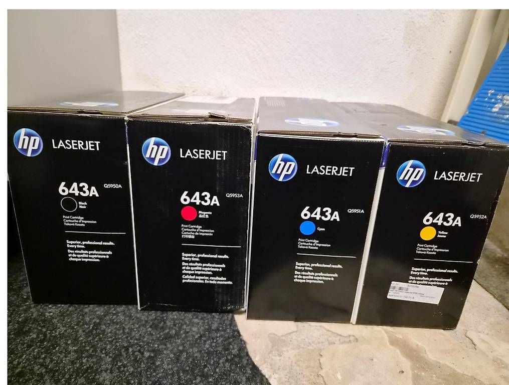 Hewlett Packard Cartouches & Toner: Druckerpatronen - 643A HP Laserjet – D'occasion à Münchenbuchsee par Purple73