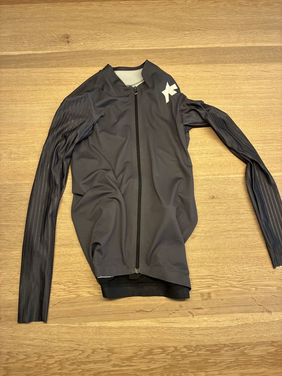 Assos Canottiere & Pantaloni: ASSOS EQUIPE RS LS JERSEY S11 S – Nuovo (secondo la descrizione) da Thun venduto da Makki83 5