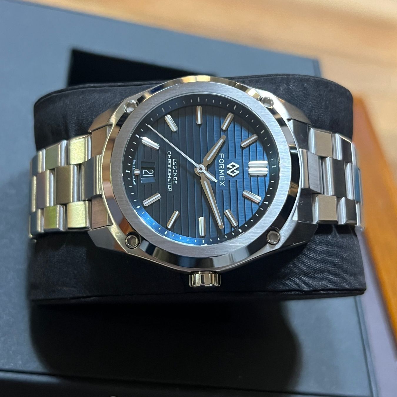 Formex Uhren: Formex Essence Blue Dial Full Set 0333.1.6631 – Gebraucht aus Carouge GE von Watchaser 6