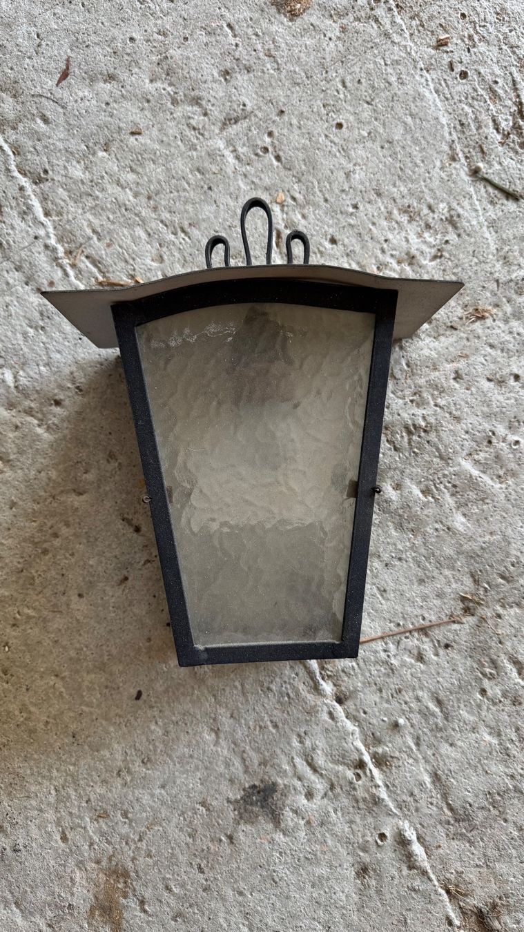Lampade: Lampada da esterno – Usato da Monte Carasso venduto da Ely67