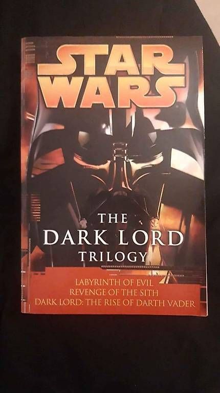 Livres: Star Wars Dark Lord Trilogy en ANGLAIS – D'occasion à Marsens par Dabo2805