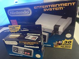 Nintendo Entertainment System NES Classic Mini + Controller